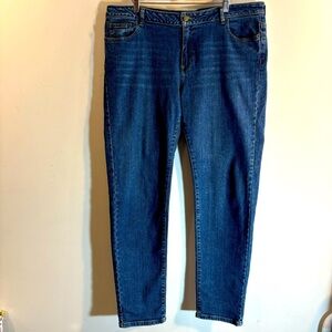 GARNET HILL Sz 16 Jeans Straight Slim Leg Mid-Wash Stretchy Classic 5 Pockets